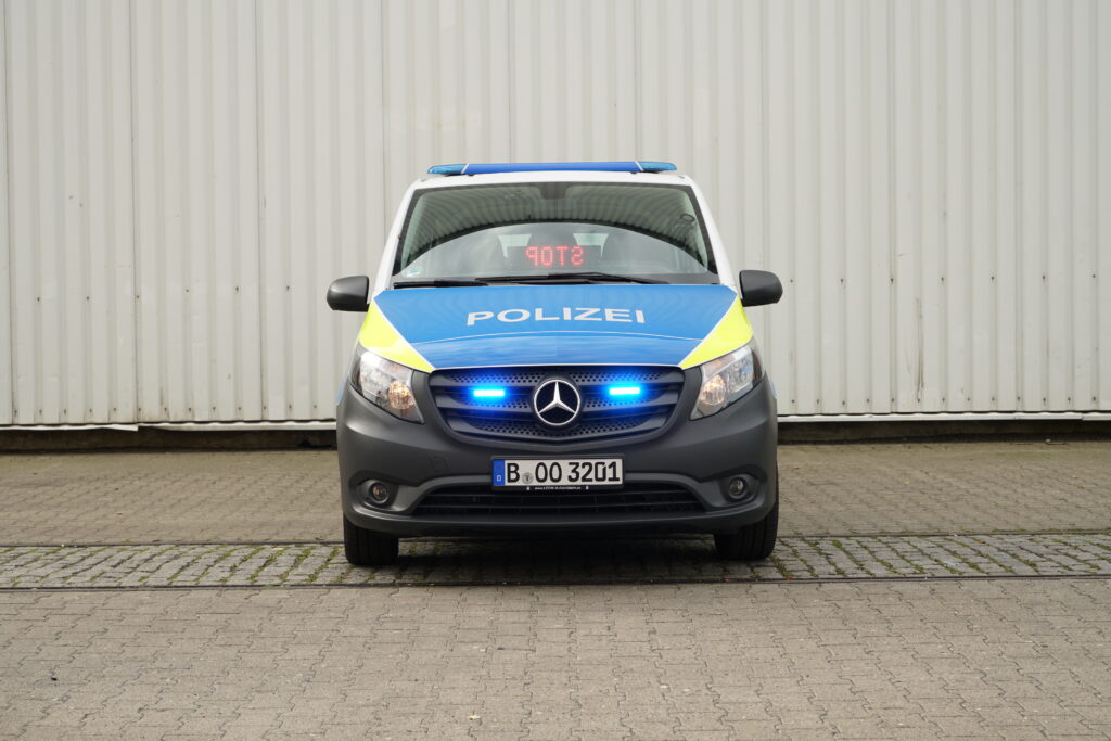 Streifenwagen MB Vito