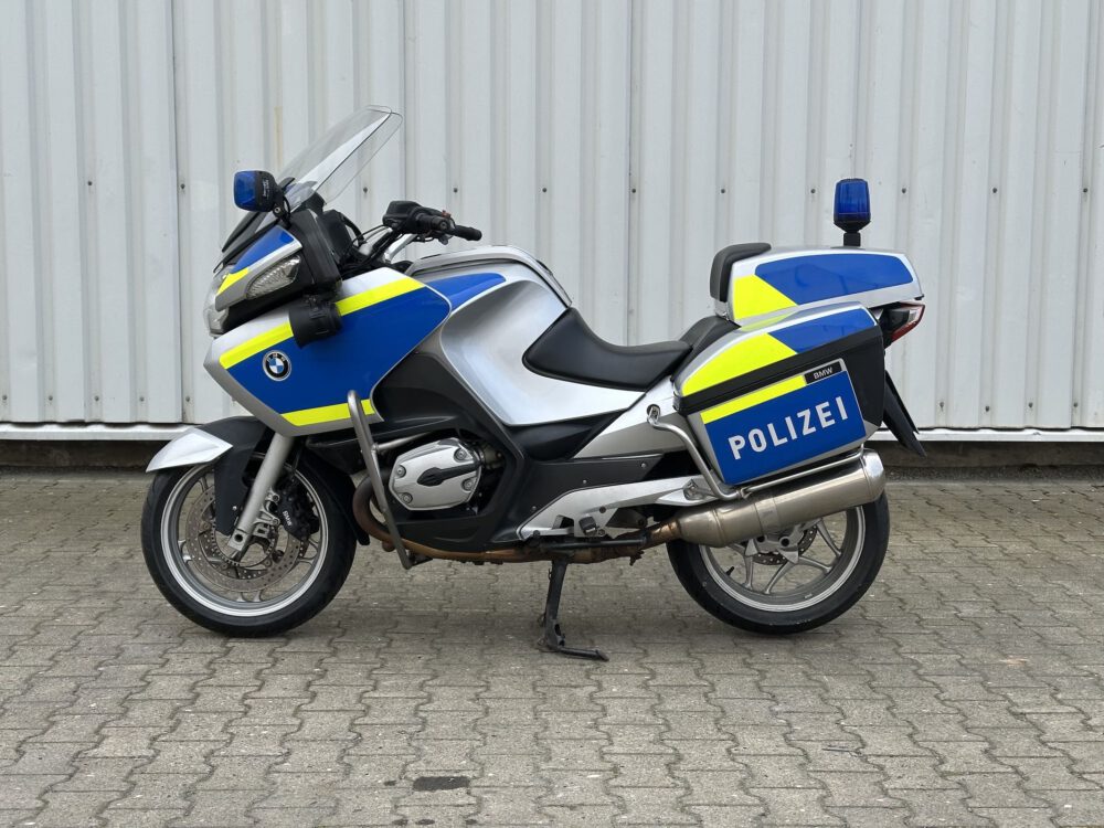Polizeimotorad BMW R 1200 RT mieten beim Leon Actionteam