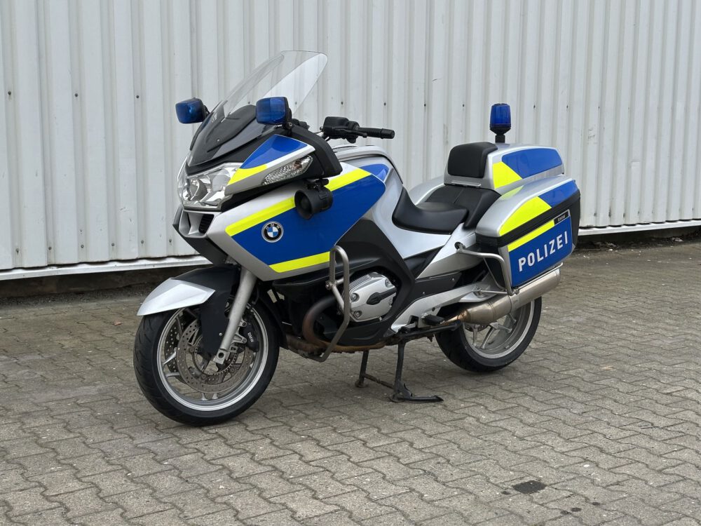 Polizeimotorad BMW R 1200 RT mieten beim Leon Actionteam