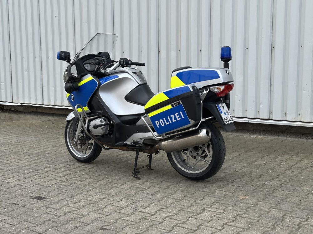 Polizeimotorad BMW R 1200 RT mieten beim Leon Actionteam