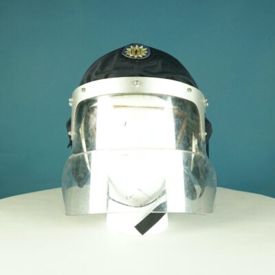 LEON Actionteam | Vermietung von Polizei Equipment, Uniformen · Schutzhelm mieten